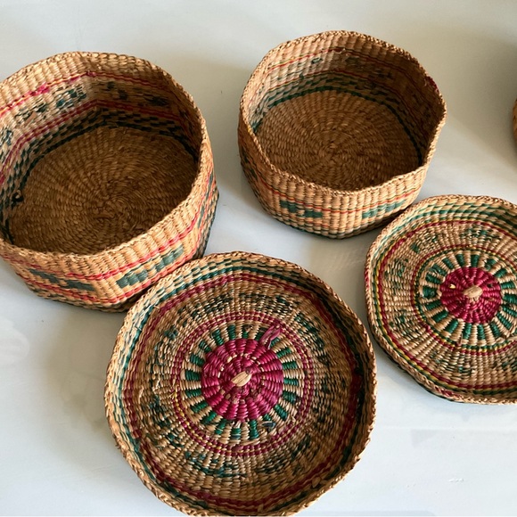 Vintage Sweetgrass Lidded Nesting Basket Set Of 2 - Picture 4 of 7